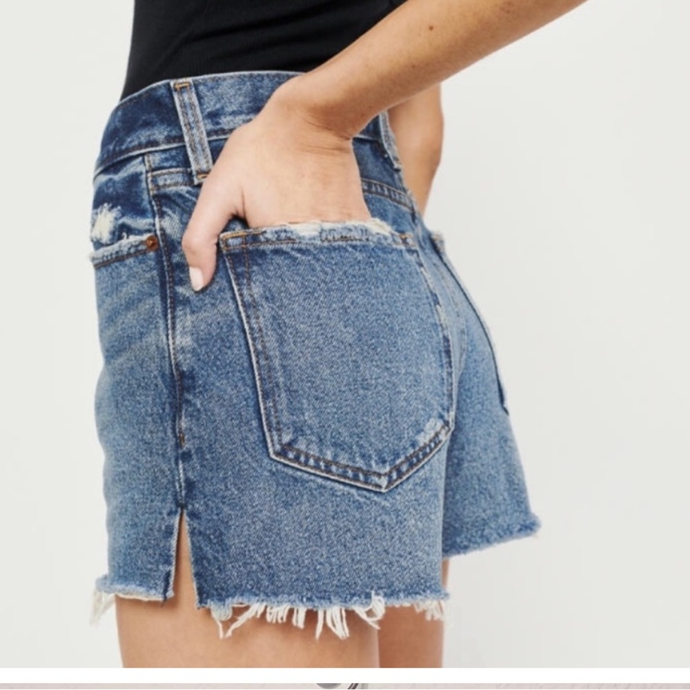Abercrombie & Fitch Vintage High Rise Jean Shorts Size 29 2” inseam. Worn a few